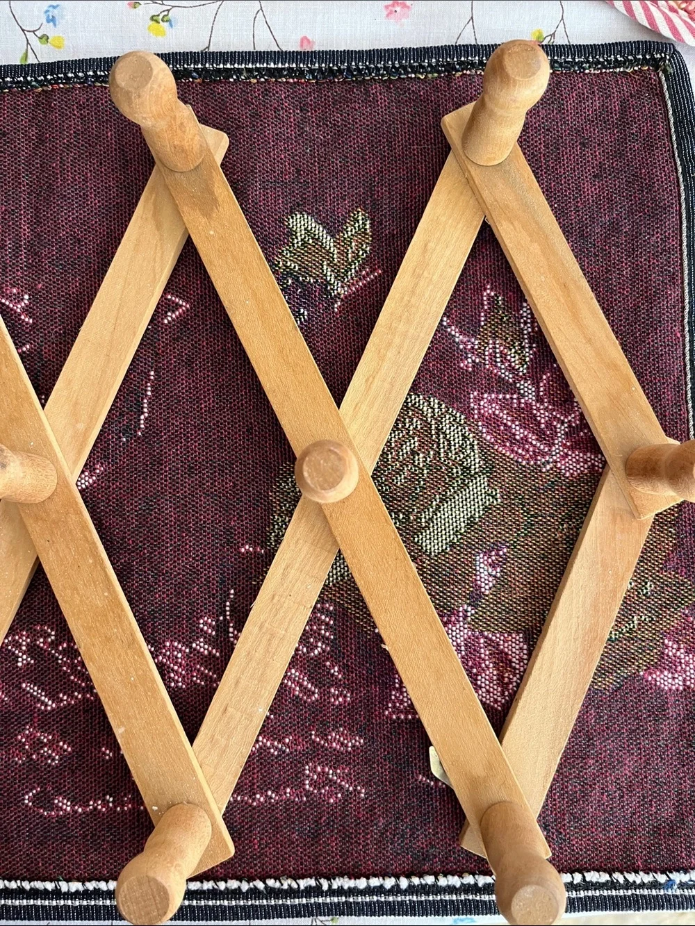 Vintage MCM Accordion Adjustable Wooden Peg Rack Natural Brown 13 pegs